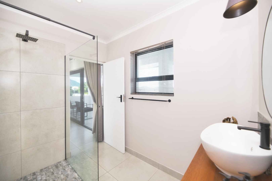 9 Bedroom Property for Sale in Westcliff Western Cape